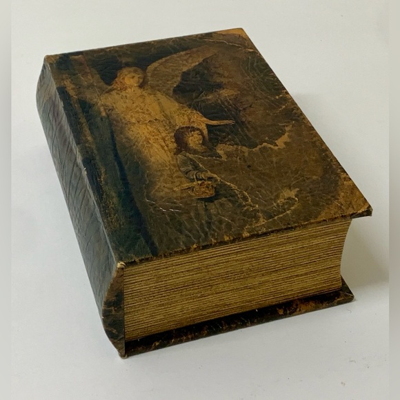 Vtg Artwork Decorated Faux Leather Hollow Wooden Faux Book Box Hidden Stash - Picture 6 of 10